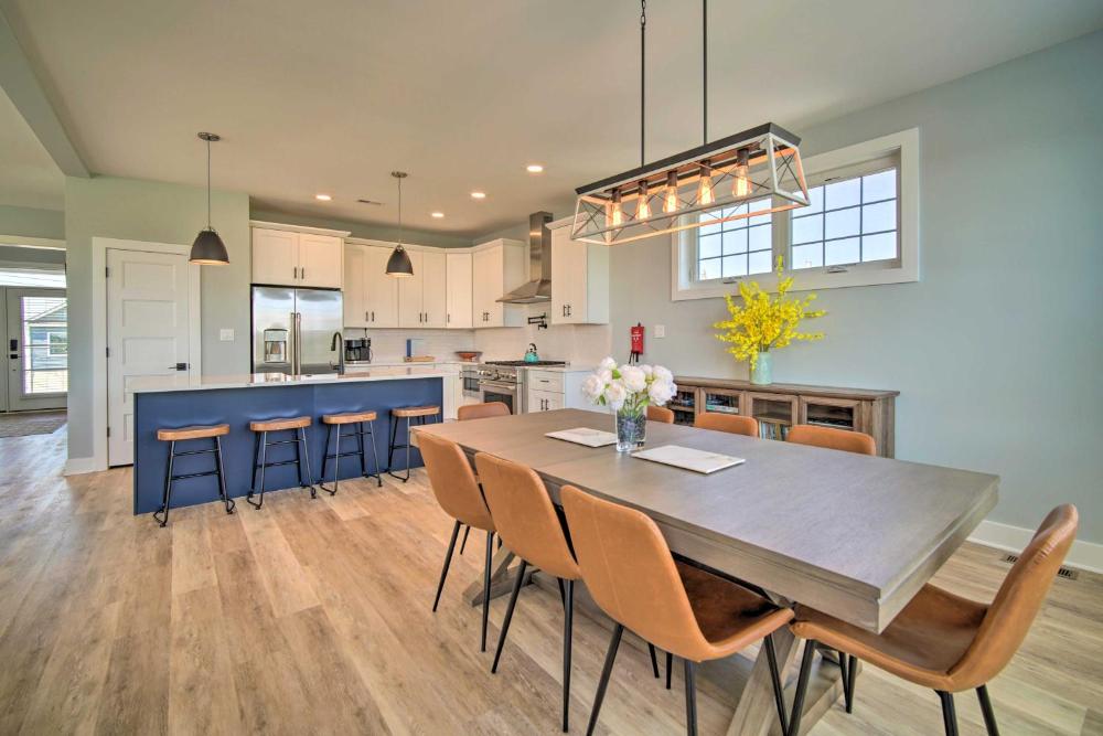 Gorgeous Newly Built Home Golf Course View!